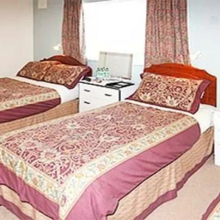 Hotel Four Seasons 3*