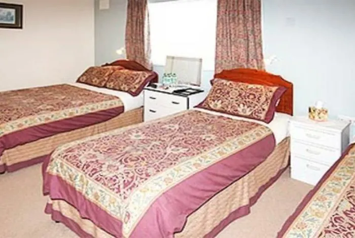 Отель Four Seasons 3*